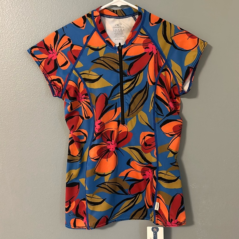 NWT Women's O'Neill zip front short sleeve rash guard size large